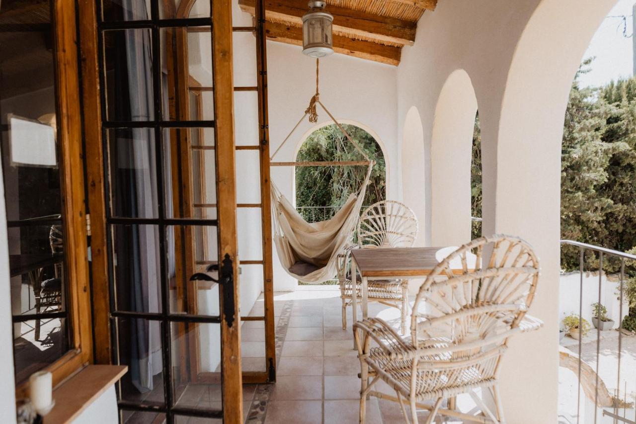 Cal Pau Cruset Guest House Torrellas de Foix Exterior photo