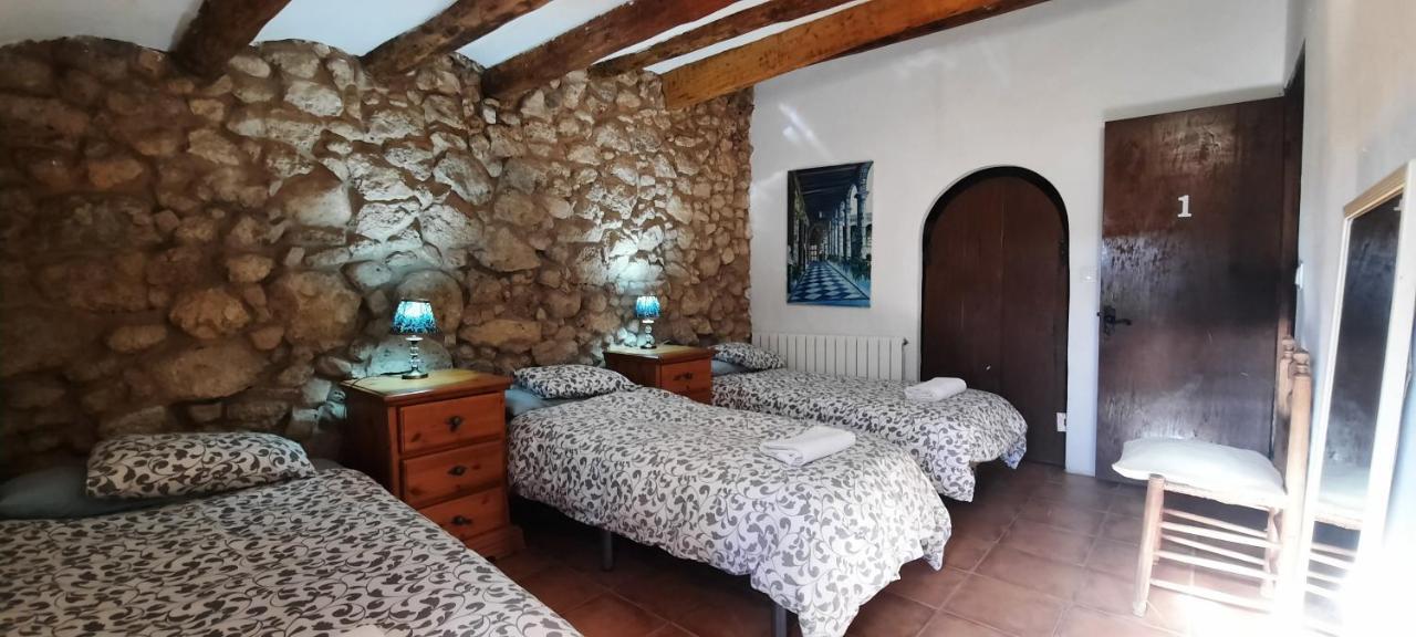 Cal Pau Cruset Guest House Torrellas de Foix Exterior photo